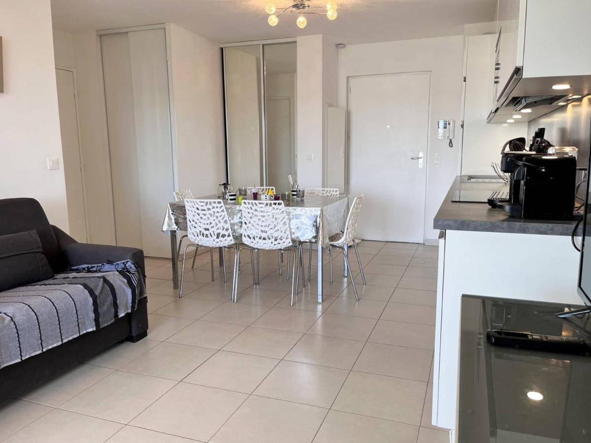 Charmant T2 Climatise Avec Grande Terrasse, Piscine Et Parking Privatif, Proche Plage Et Commerces. - Fr-1-251-441 Le Lavandou Buitenkant foto